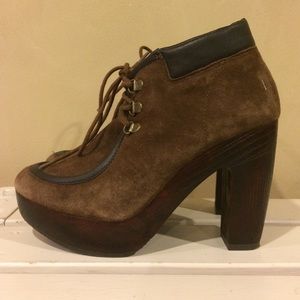 LUCKY BRAND // Booties